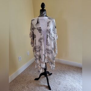 Women's Sonoma (Kohls) Long Ruana/Wrap. Only Worn twice. Pretty design